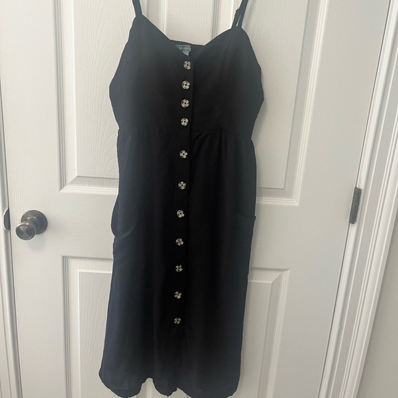 ✨ Black Button Front Sleeveless Midi Dress - Picture 3 of 5